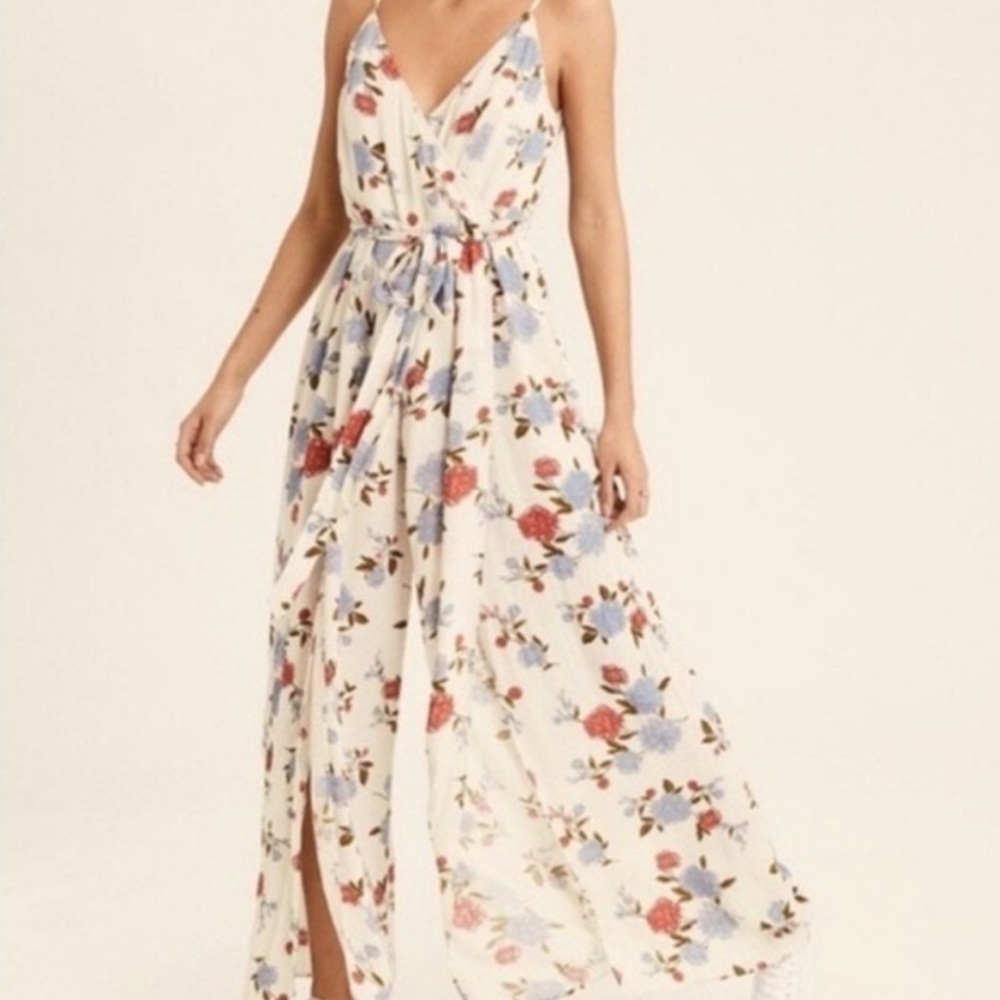 American Eagle Women’s Ivory Blue Floral Jumpsuit Size 2 EUC